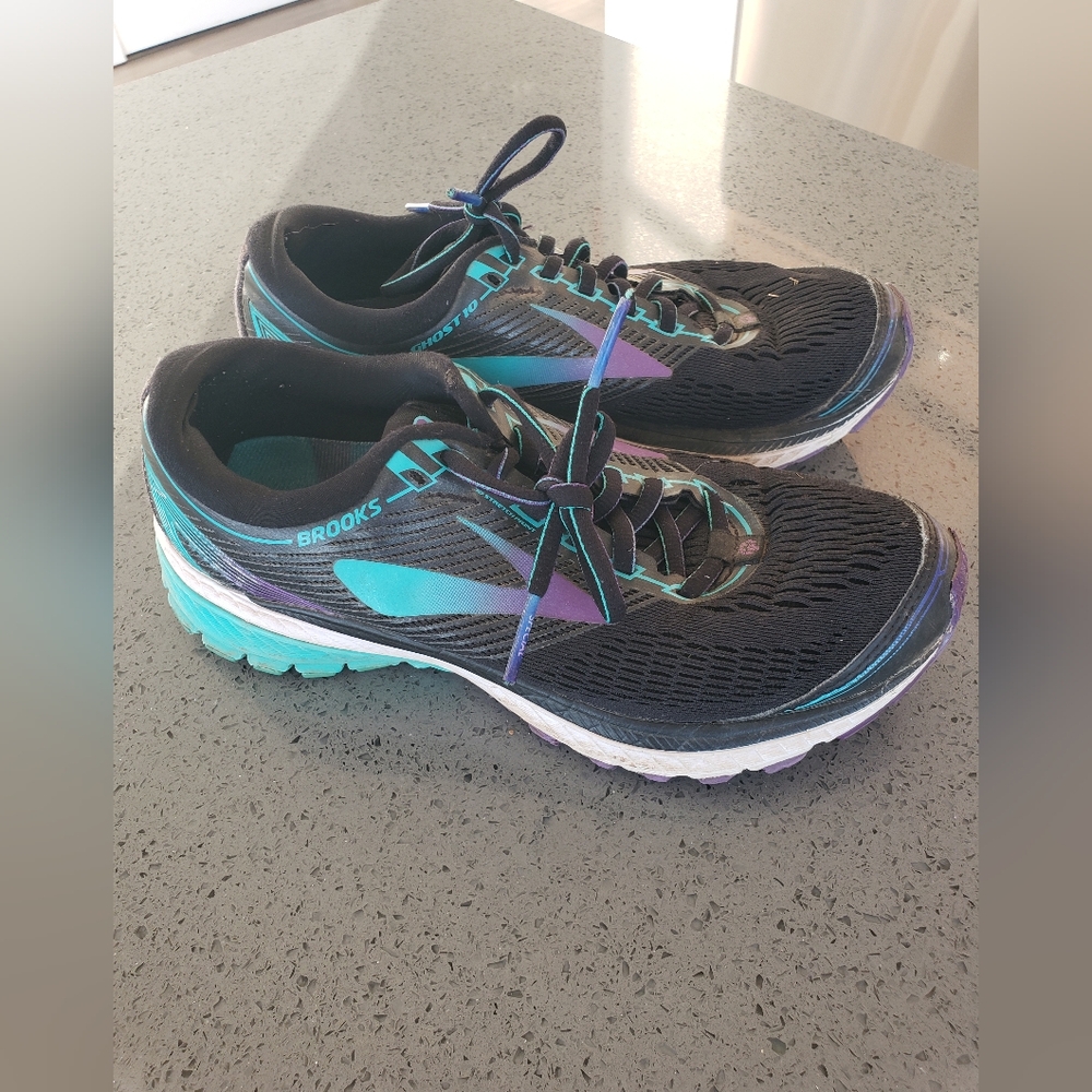 Brooks Women's Athletic Shoes - Black, Blue, and Purple Size 7